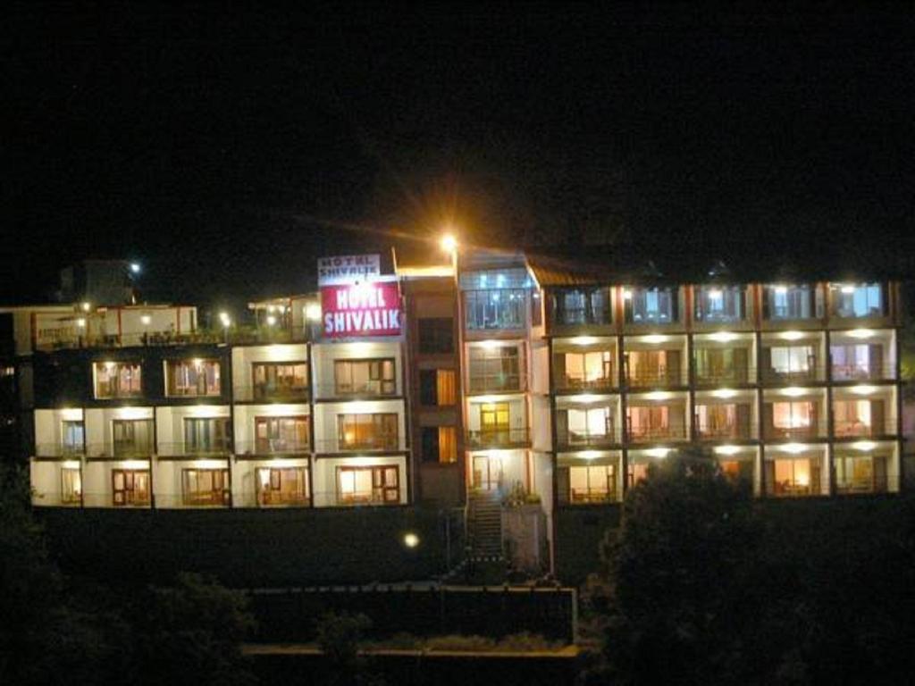 Hotel Shivalik Kasauli Bagian luar foto